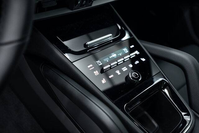 2026 Cayenne picture #15