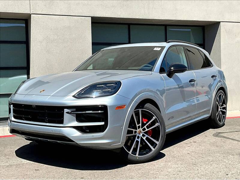 2025 Cayenne GTS picture #1