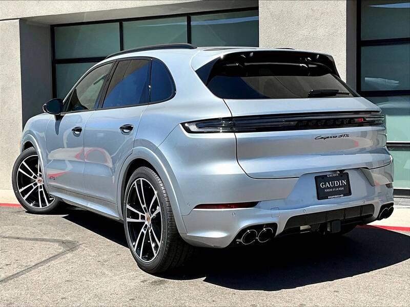 2025 Cayenne GTS picture #3