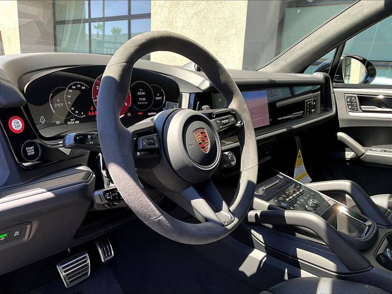 2025 Cayenne GTS picture #4