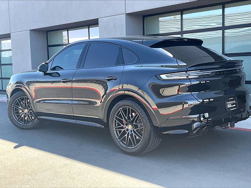 2025 Cayenne Coupe GTS picture #3