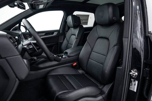 2026 Cayenne picture #5