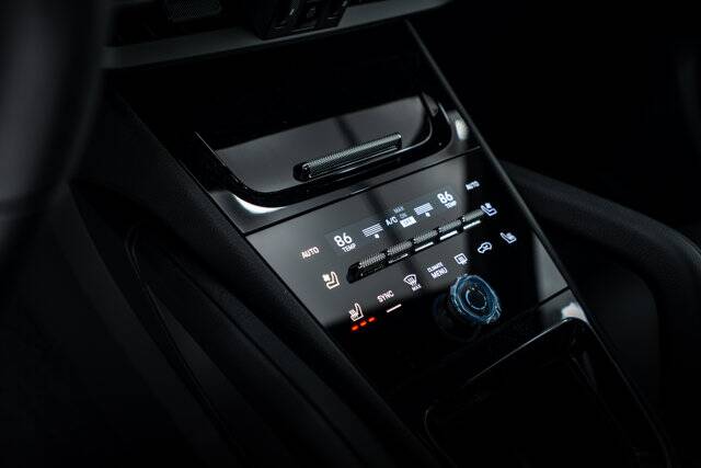 2026 Cayenne picture #15