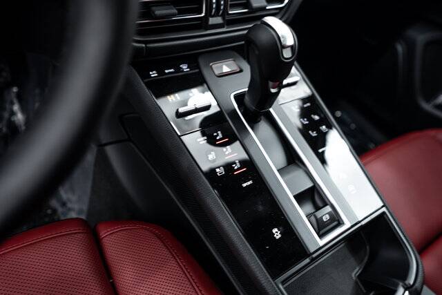 2026 Macan picture #13
