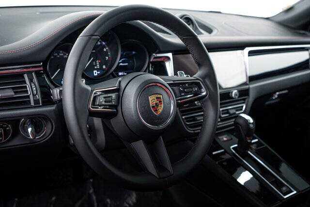 2026 Macan picture #15