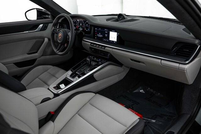 2026 911 Carrera GTS picture #12
