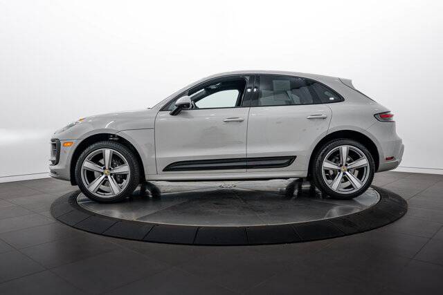 2026 Macan picture #2