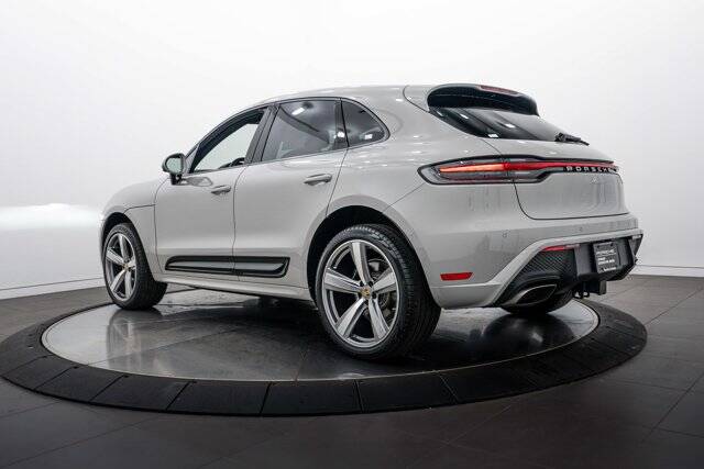 2026 Macan picture #3