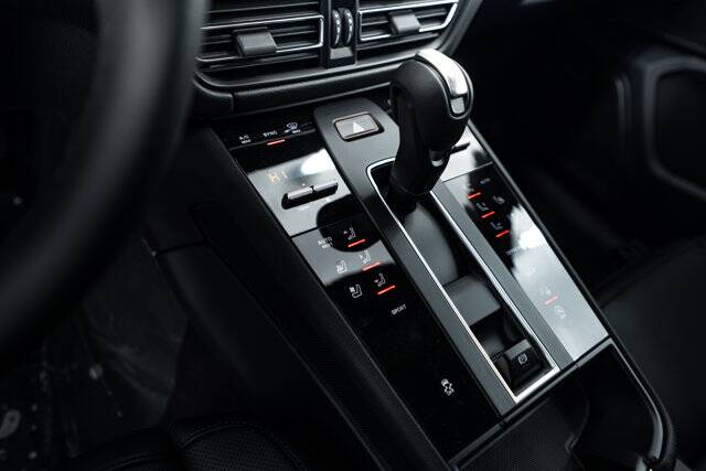 2026 Macan picture #15