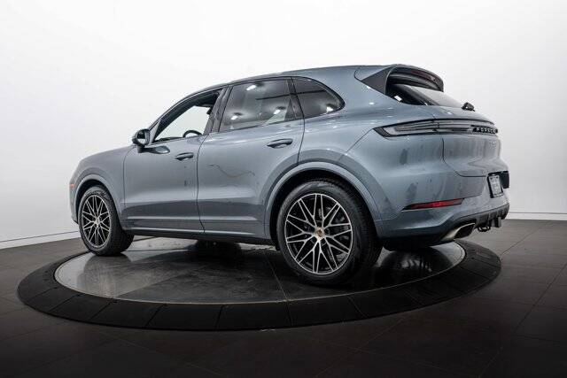2026 Cayenne picture #3