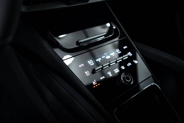 2026 Cayenne picture #15