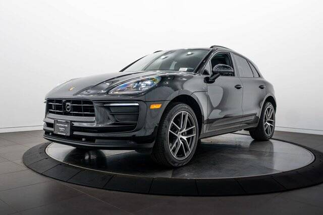 2024 Macan picture #1