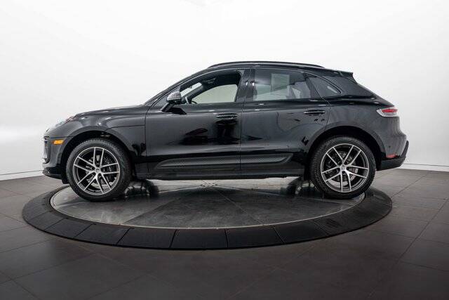 2024 Macan picture #2