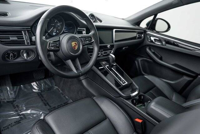 2024 Macan picture #4