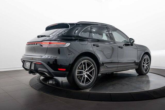 2024 Macan picture #7