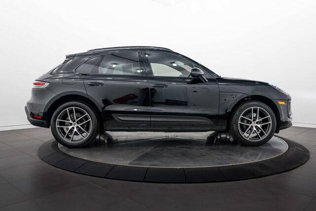 2024 Macan picture #8