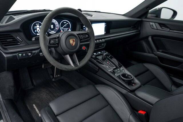 2025 911 Carrera S picture #4