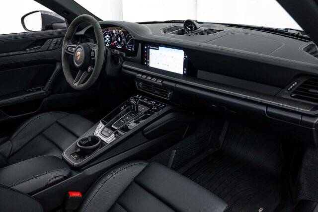 2025 911 Carrera S picture #12