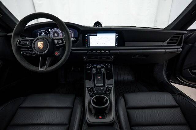 2025 911 Carrera S picture #14