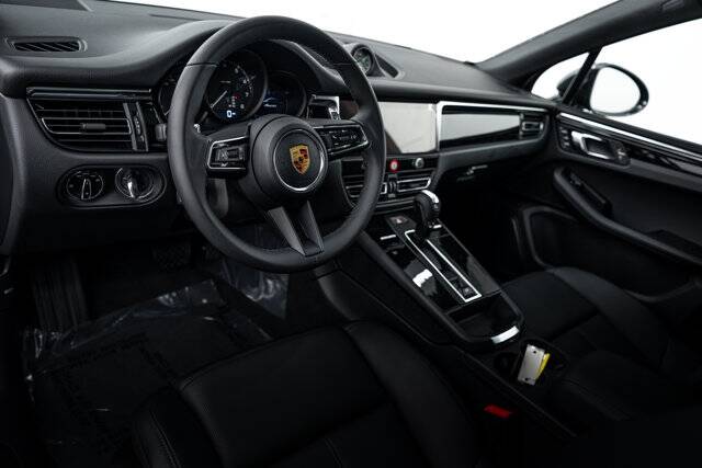 2026 Macan picture #4