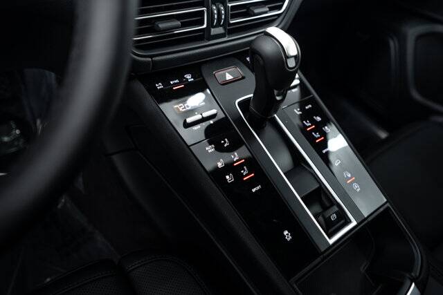 2026 Macan picture #12