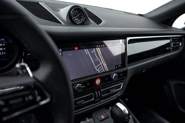 2026 Macan picture #13