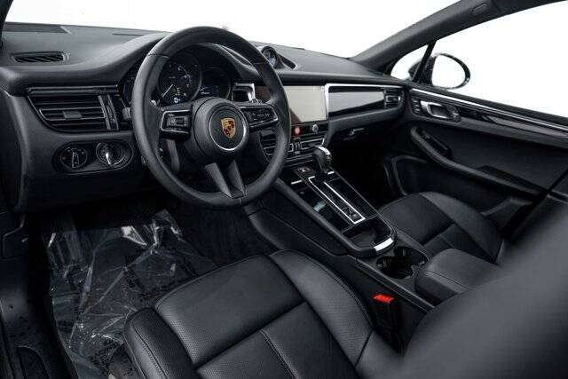 2026 Macan picture #4
