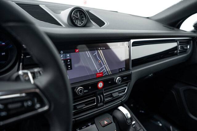 2026 Macan picture #13