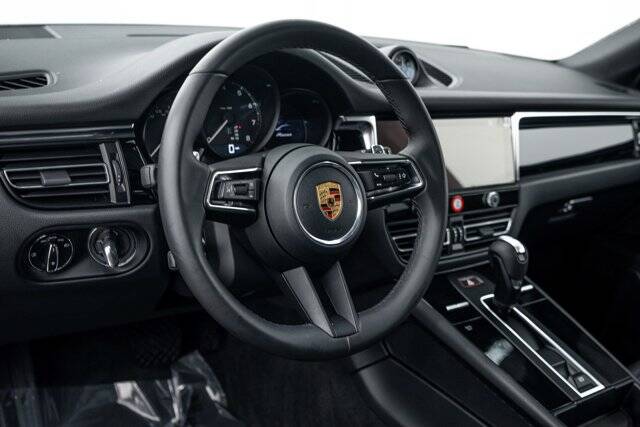 2026 Macan picture #14