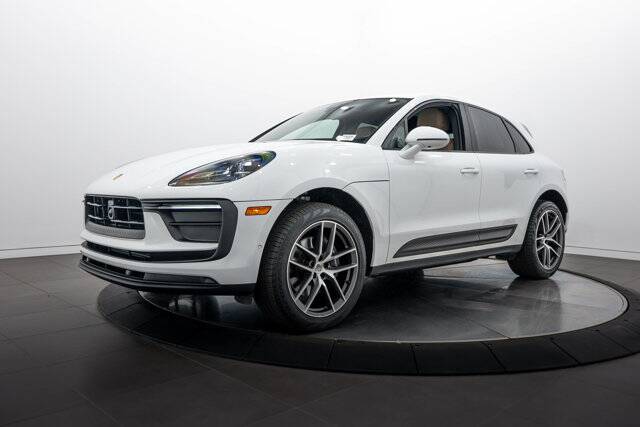 2023 Macan picture #1