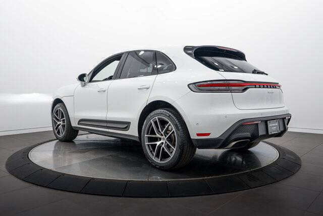 2023 Macan picture #3