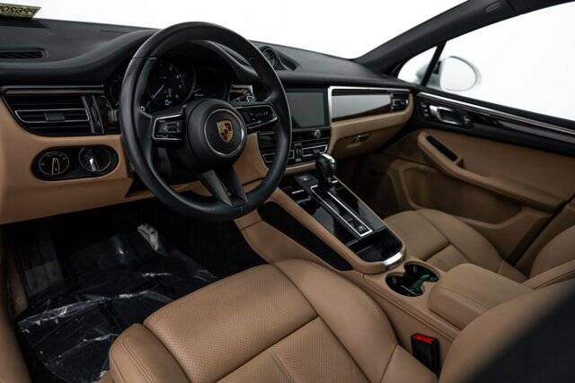 2023 Macan picture #4