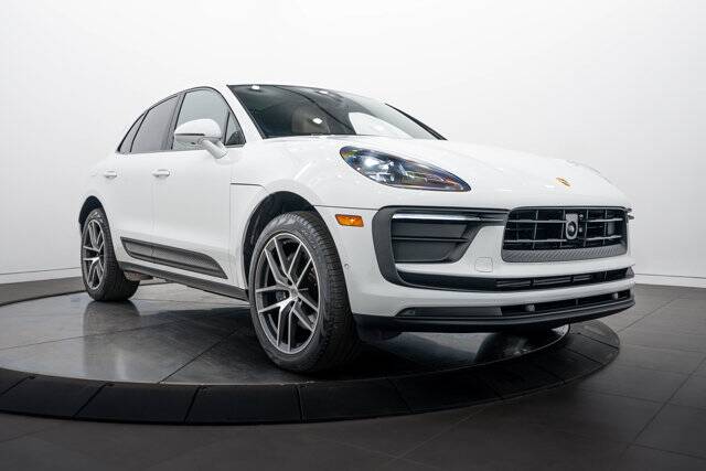 2023 Macan picture #9