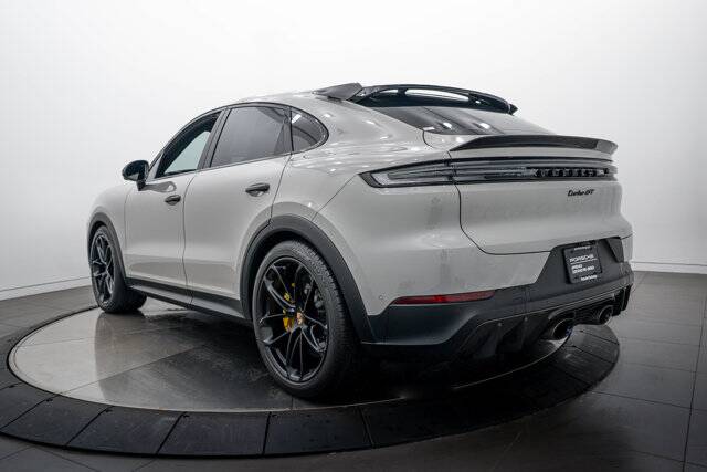 2025 Cayenne Turbo GT picture #3