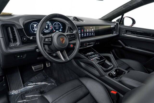 2025 Cayenne Turbo GT picture #4