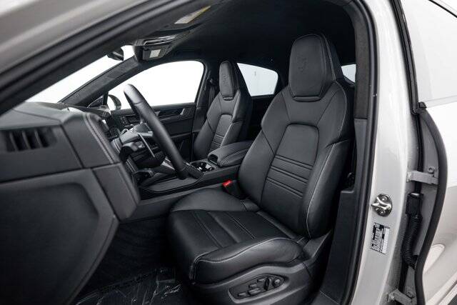 2025 Cayenne Turbo GT picture #5