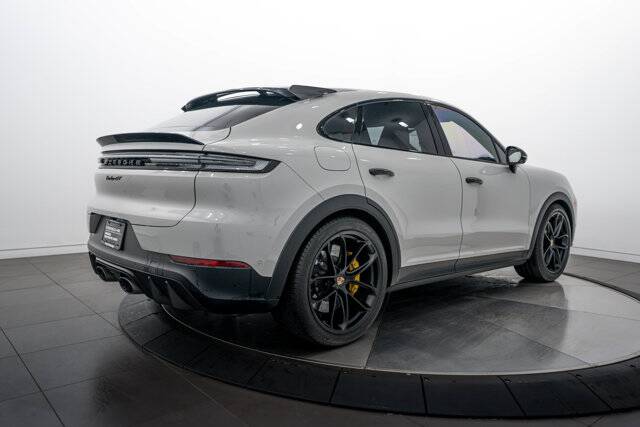 2025 Cayenne Turbo GT picture #7