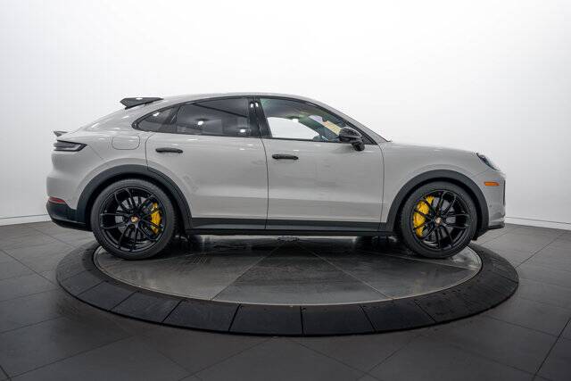 2025 Cayenne Turbo GT picture #8