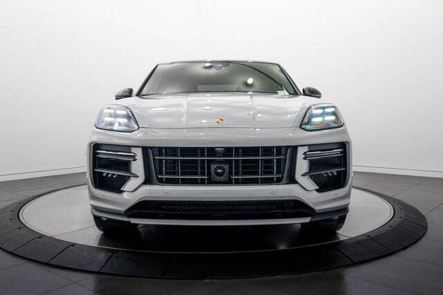 2025 Cayenne Turbo GT picture #10