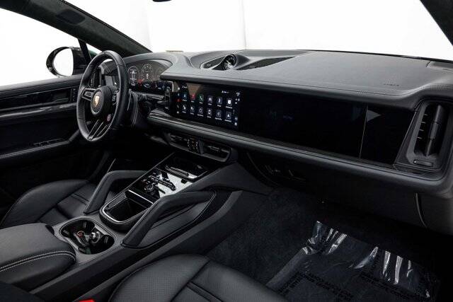 2025 Cayenne Turbo GT picture #12