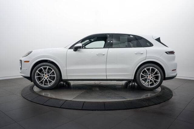 2026 Cayenne picture #2