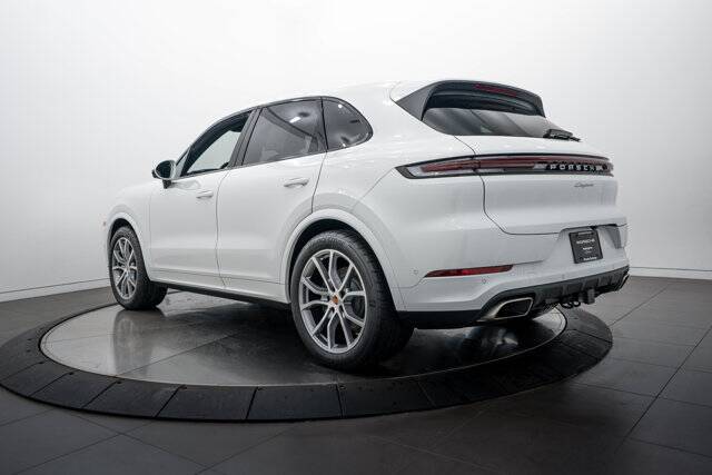 2026 Cayenne picture #3