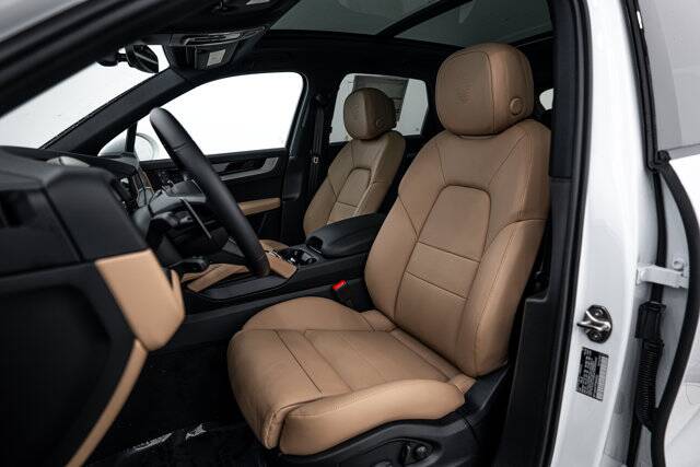 2026 Cayenne picture #5
