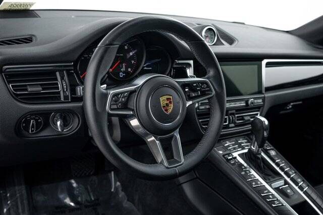 2021 Macan picture #13