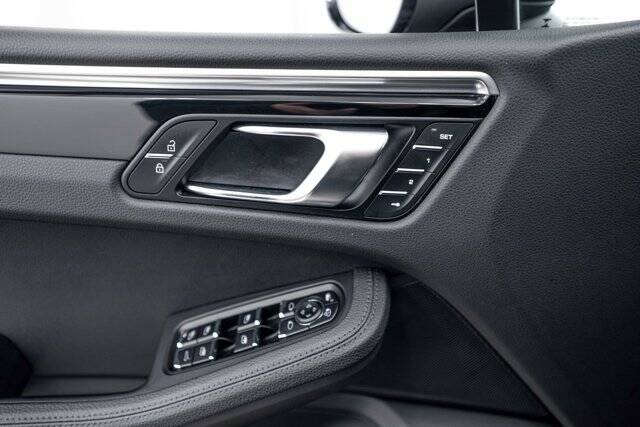 2021 Macan picture #15