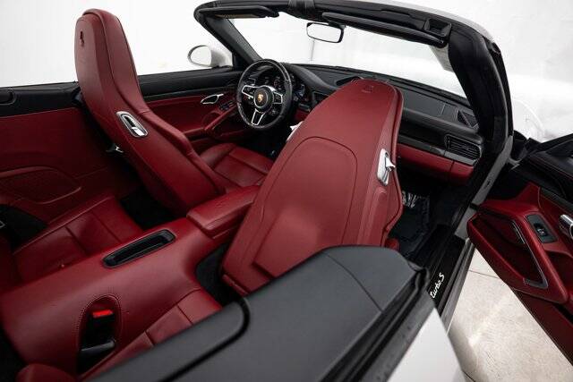 2019 911 Turbo S picture #15