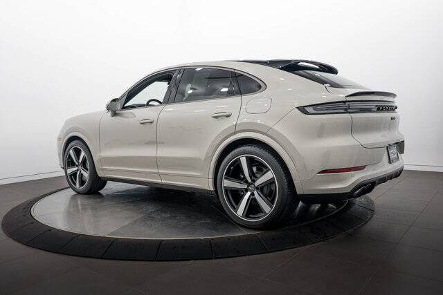 2025 Cayenne Turbo E-Hybrid picture #3
