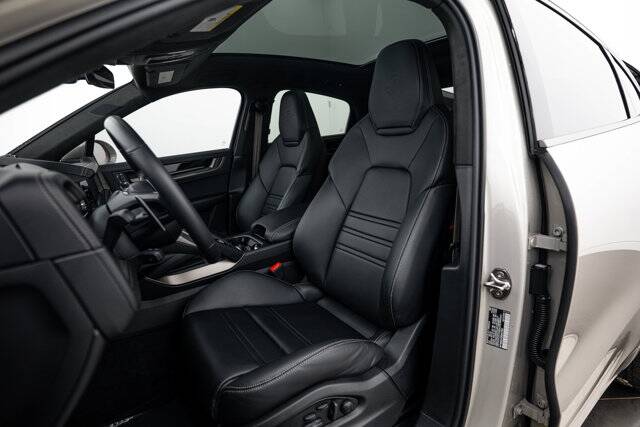 2025 Cayenne Turbo E-Hybrid picture #5