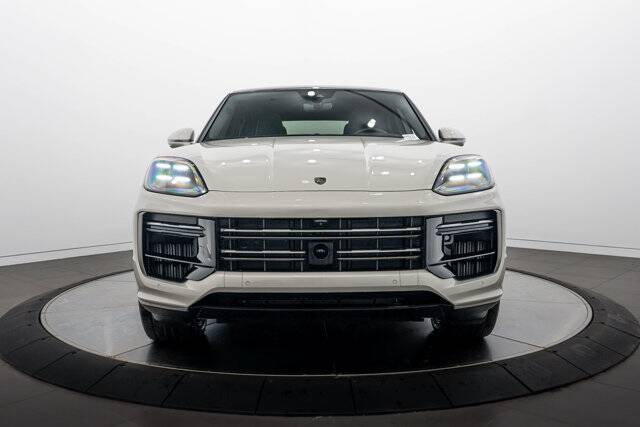 2025 Cayenne Turbo E-Hybrid picture #10