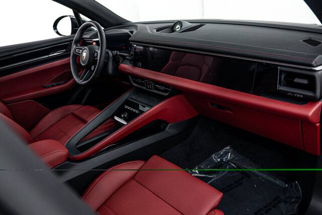 2025 Macan Electric 4S picture #9